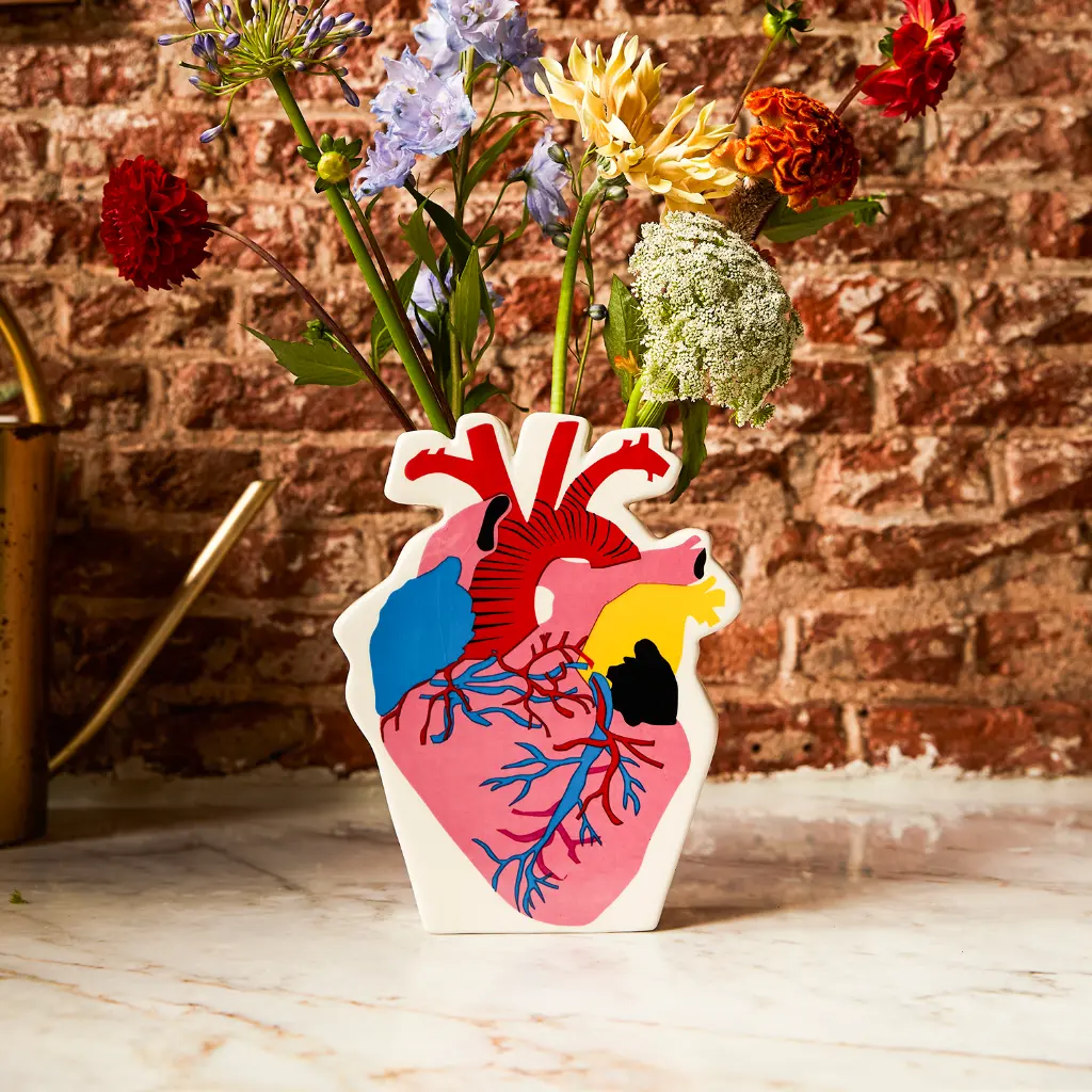 Corazon vase 1.webp