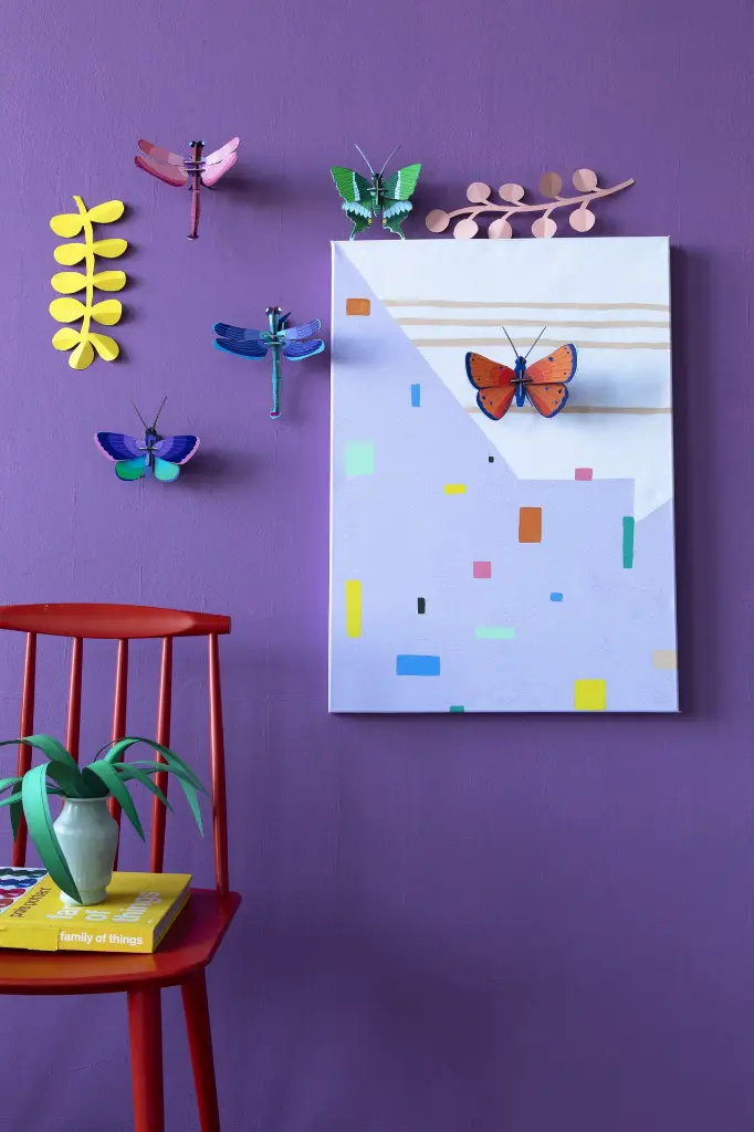 small-flying-insects-ambient.webp